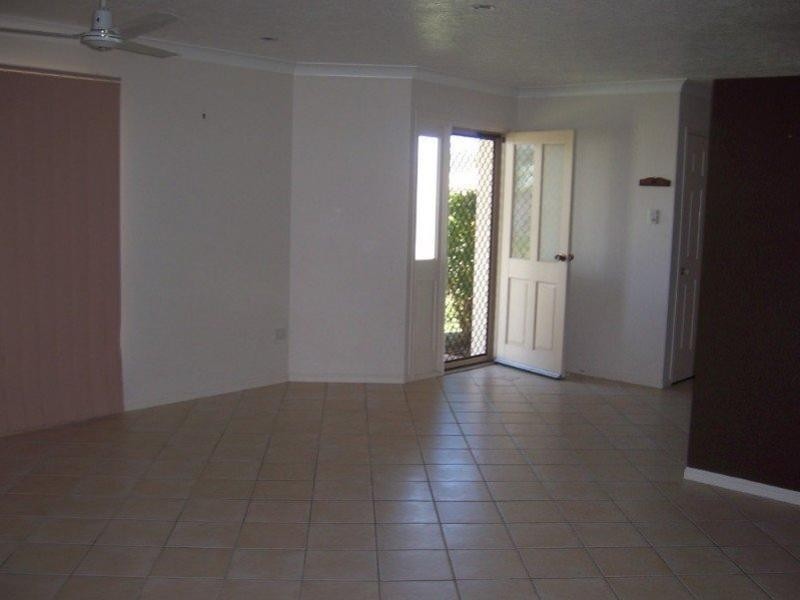 4 Seldon Place, Kirwan QLD 4817