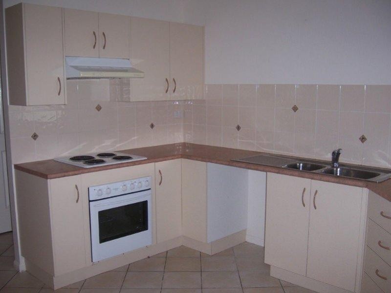 4 Seldon Place, Kirwan QLD 4817