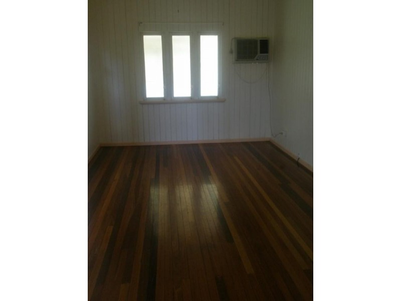 14 Haig Street, Pimlico QLD 4812