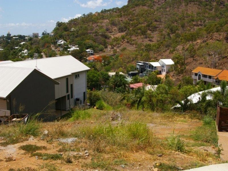 2 Toorak Place, Castle Hill QLD 4810