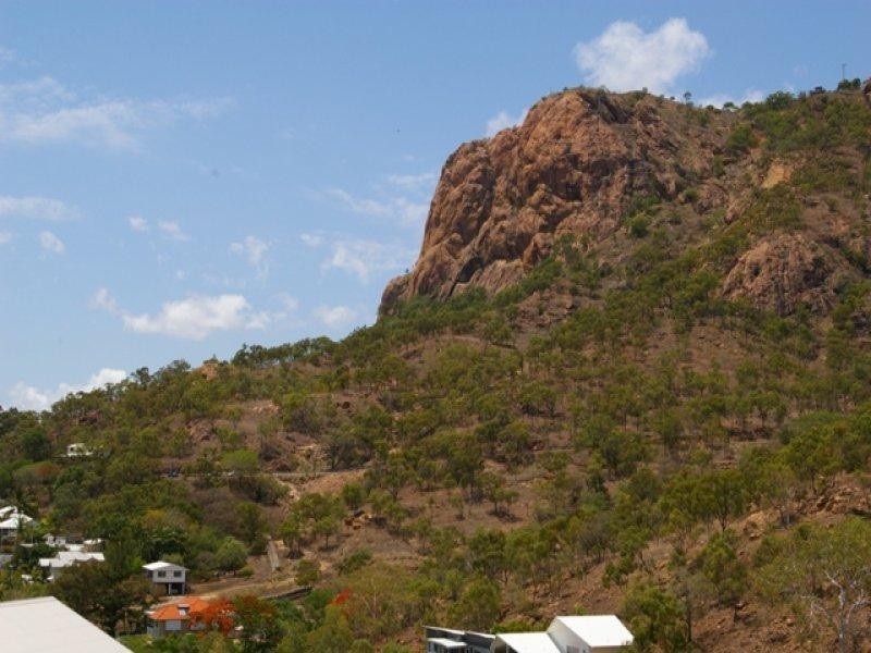 2 Toorak Place, Castle Hill QLD 4810