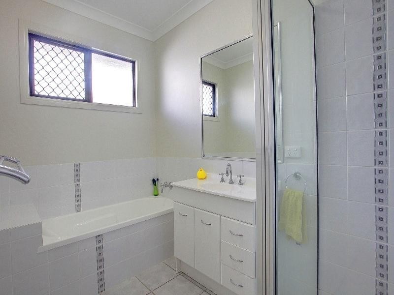 13 Summerlake Cct, FAIRFIELD WATERS, Idalia QLD 4811