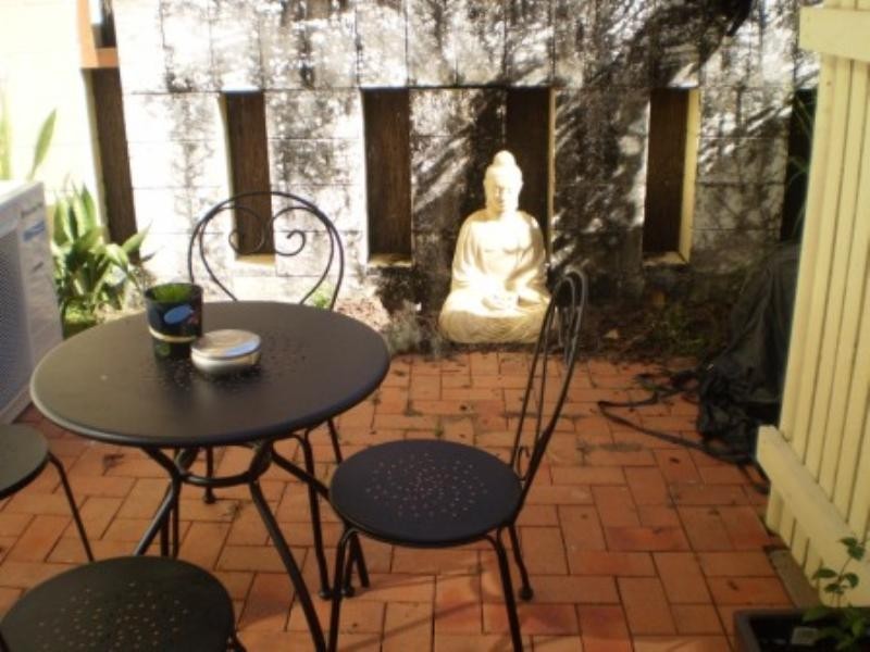 2/174 Harold Street, West End QLD 4810