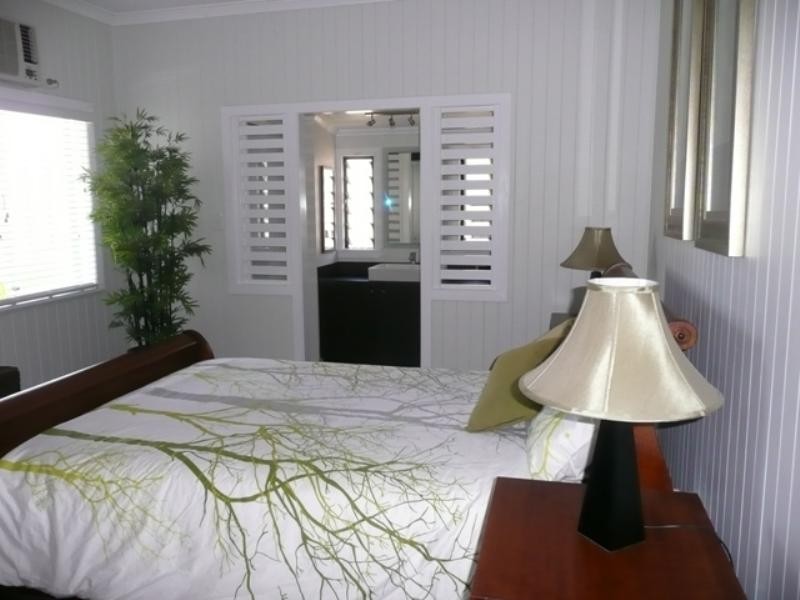 12A Carmody Street, Hermit Park QLD 4812