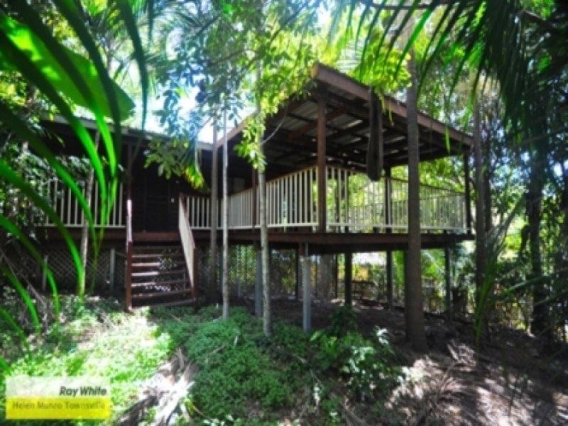 14 Mirimar Crescent, Magnetic Island QLD 4819