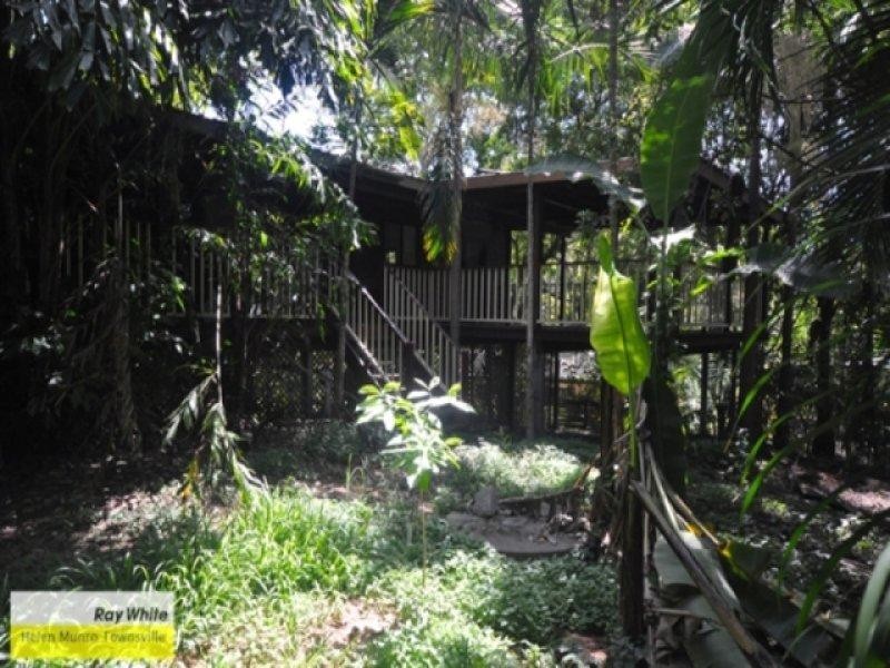 14 Mirimar Crescent, Magnetic Island QLD 4819