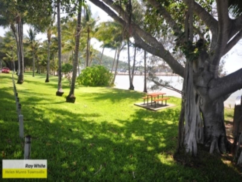 2/23 Yates Street, Magnetic Island QLD 4819