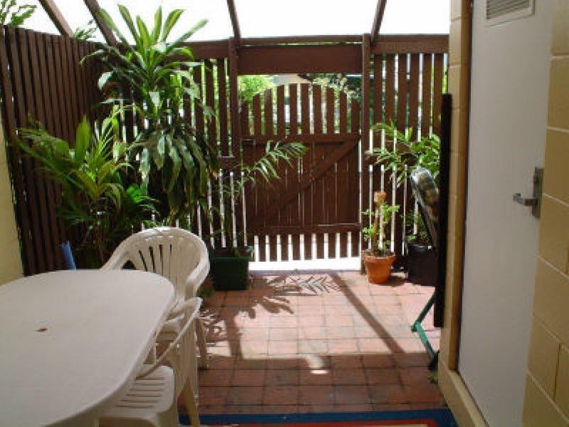 4/17 Gladstone Street, Pimlico QLD 4812