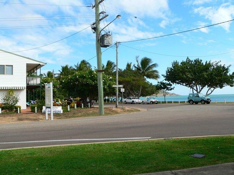 11 Pacific Drive, Magnetic Island QLD 4819