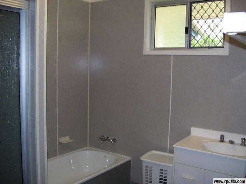 8 Nelia Street, Kirwan QLD 4817