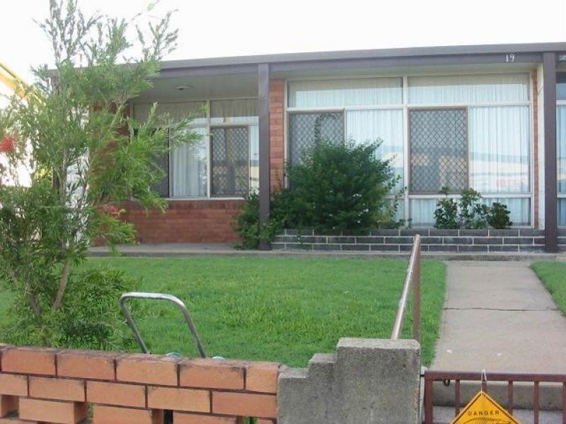2/19 Somer Street, Hyde Park QLD 4812
