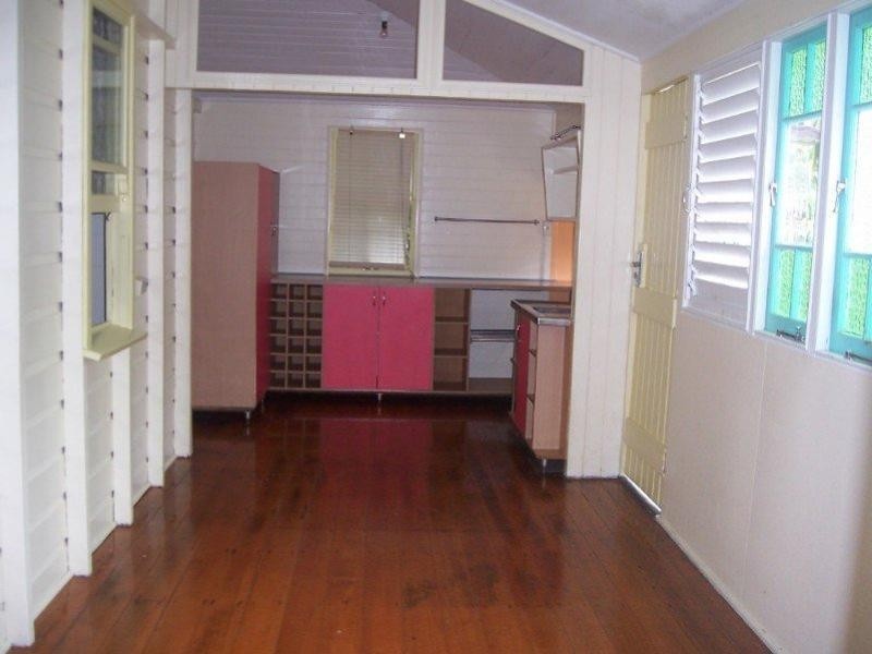 23 Armstrong Street, Hermit Park QLD 4812