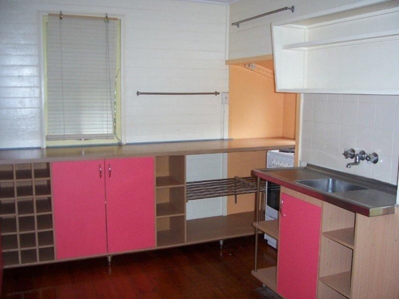 23 Armstrong Street, Hermit Park QLD 4812