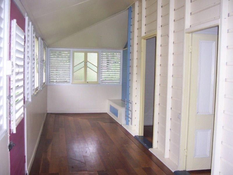 23 Armstrong Street, Hermit Park QLD 4812