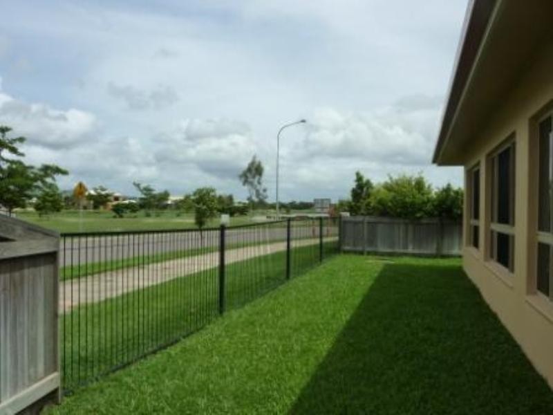 18 Somerville Place, Idalia QLD 4811