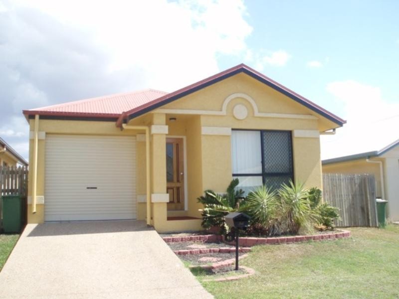 63 Estuary Parade, Douglas QLD 4814