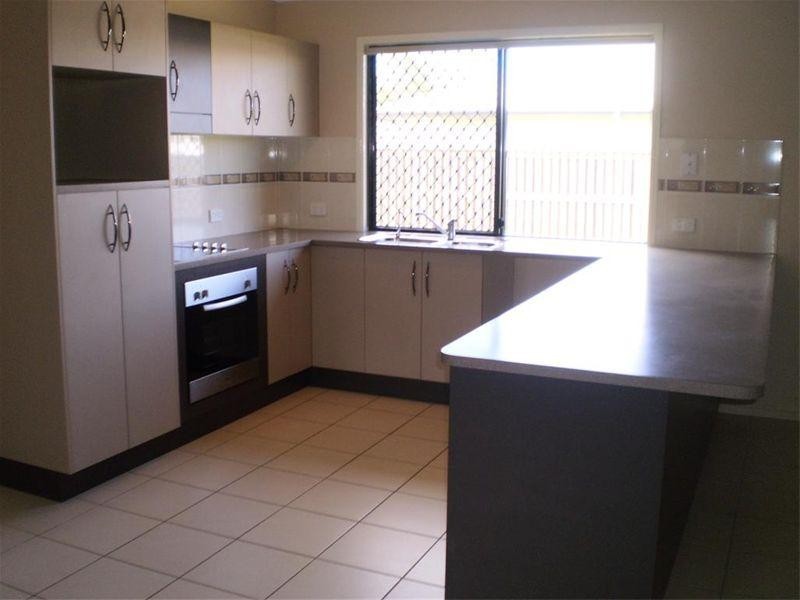 16 Eshelby Street, Bushland Beach QLD 4818