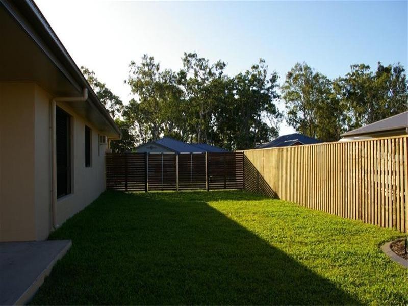 16 Eshelby Street, Bushland Beach QLD 4818