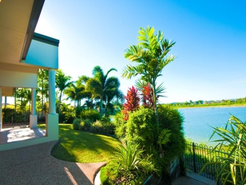 52 Martinez Avenue, West End QLD 4810