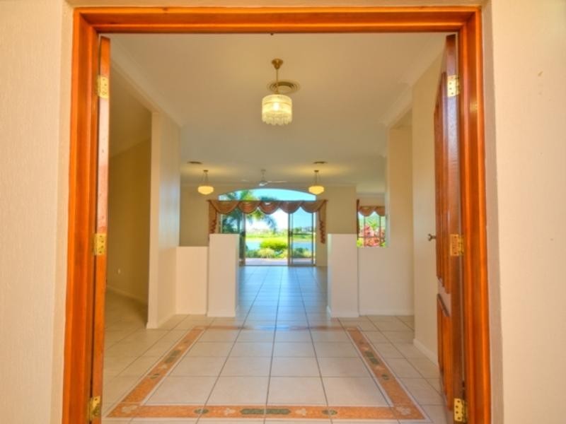 52 Martinez Avenue, West End QLD 4810