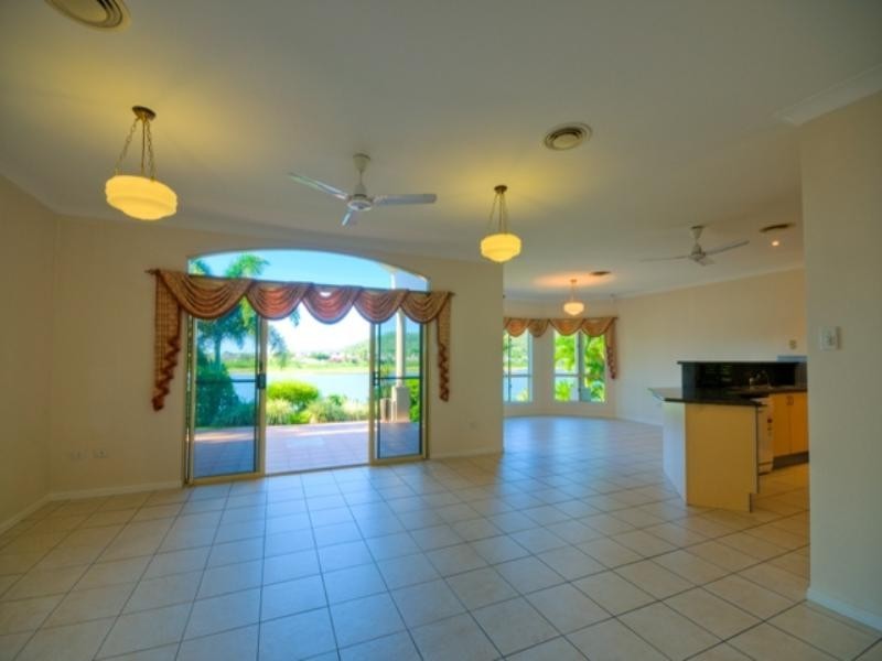 52 Martinez Avenue, West End QLD 4810