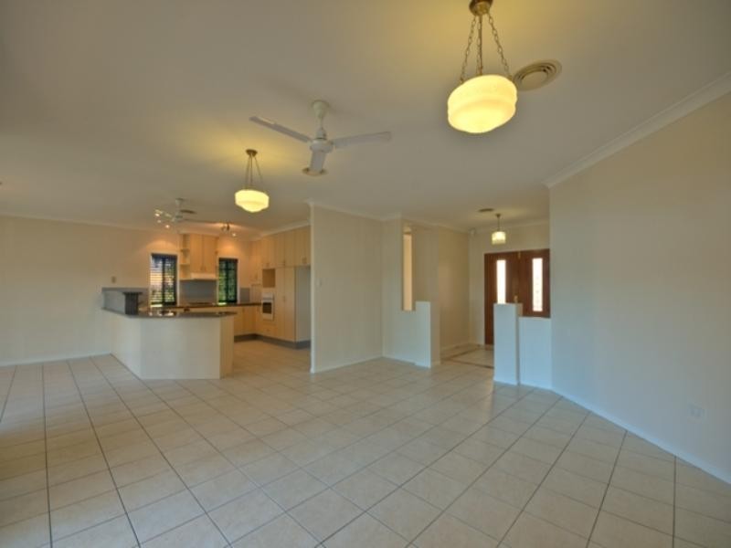 52 Martinez Avenue, West End QLD 4810