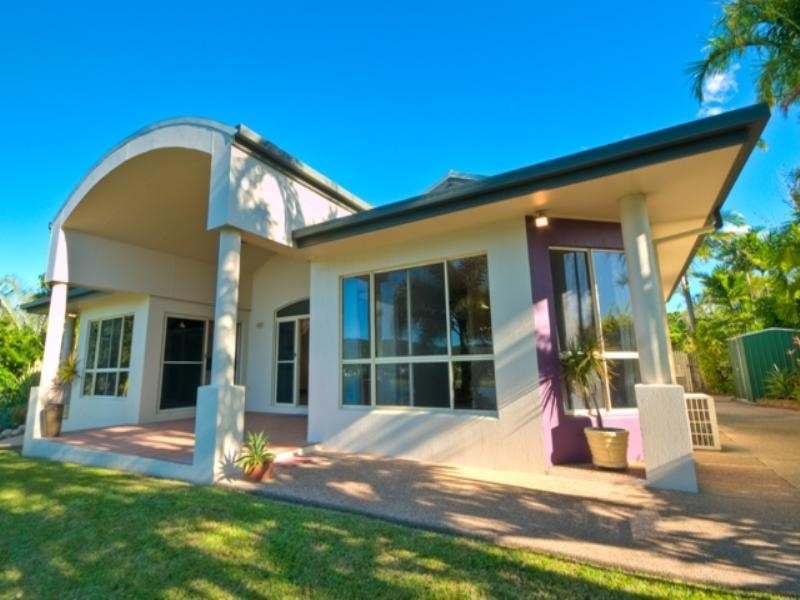 52 Martinez Avenue, West End QLD 4810