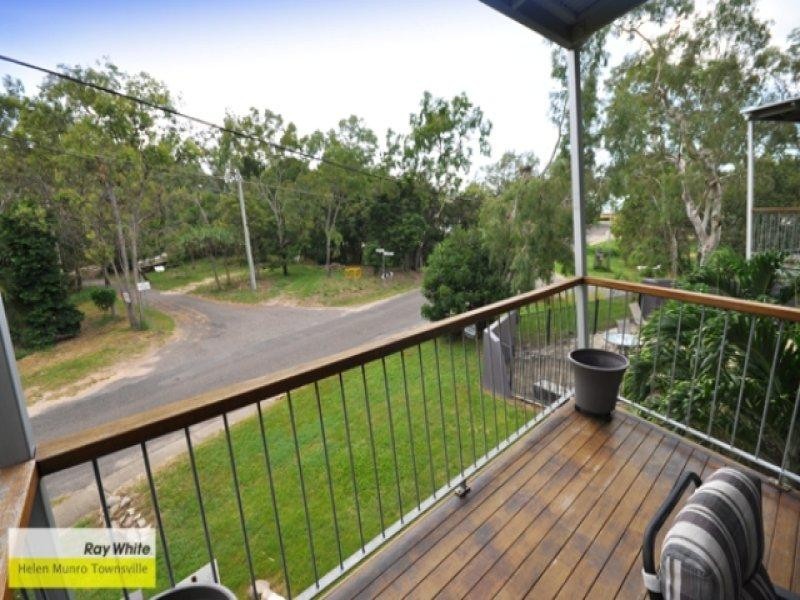 4/34 Warboys Street, Magnetic Island QLD 4819