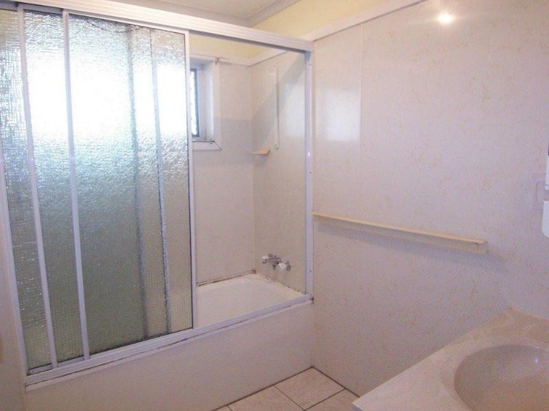 2 Turra Court, Mount Louisa QLD 4814