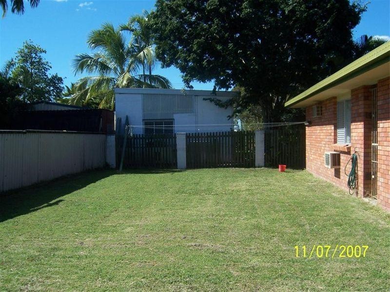 2 Turra Court, Mount Louisa QLD 4814