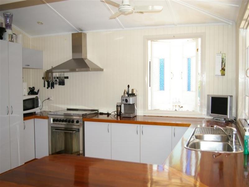 5 Hubert Street, South Townsville QLD 4810