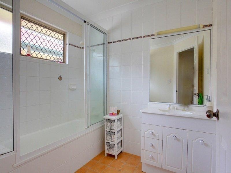 2/76 Thirteenth Avenue, Railway Estate QLD 4810