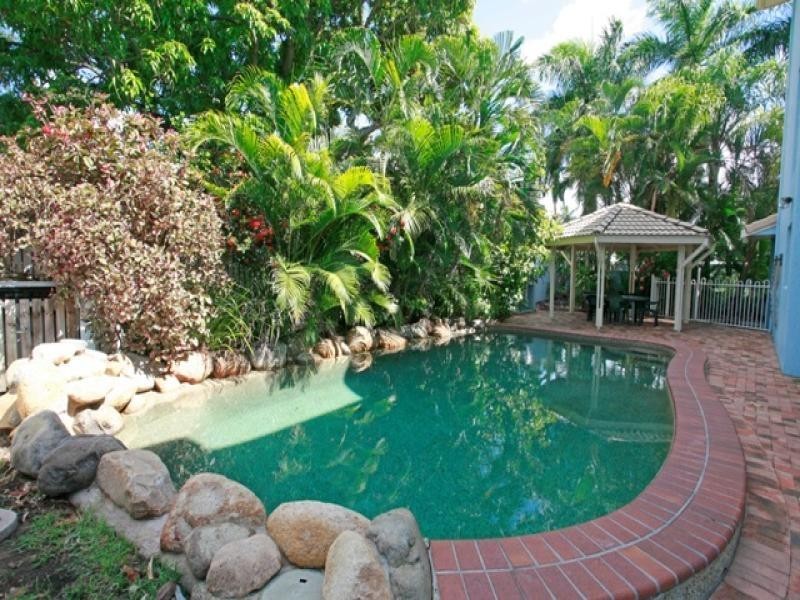 25 Lindsay Street, Rosslea QLD 4812