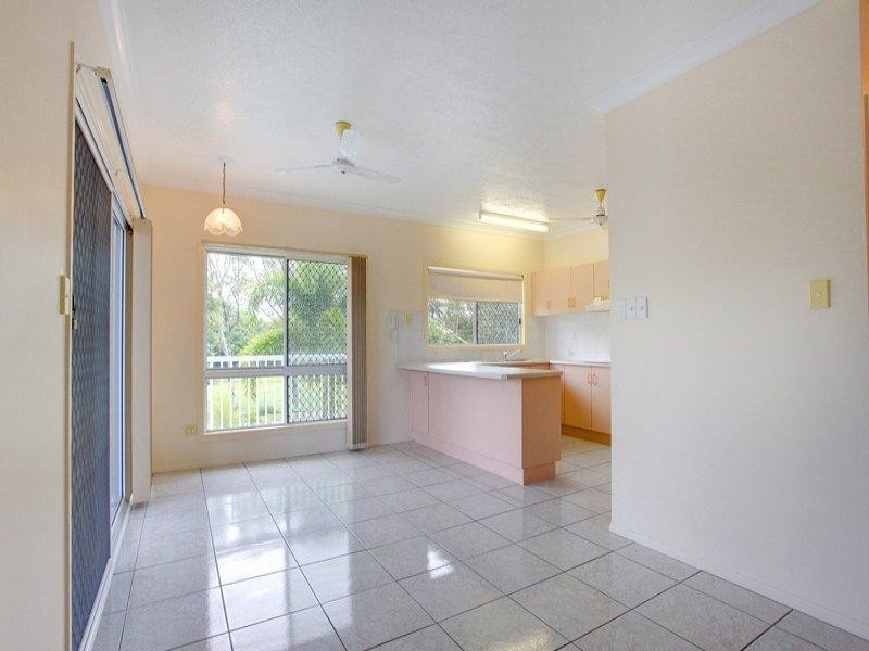 25 Lindsay Street, Rosslea QLD 4812