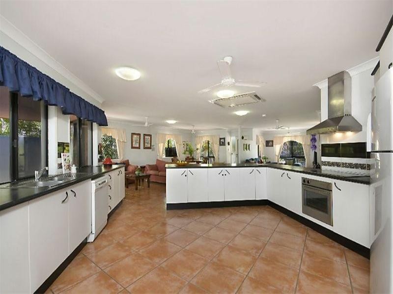 116-118 Martinez Avenue, West End, Townsville QLD 4810