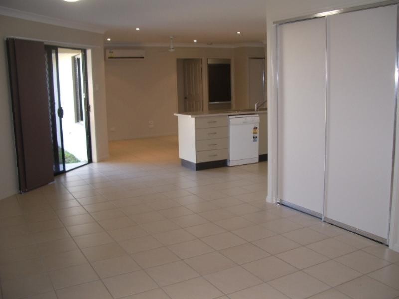 22 Anchorage Circuit, Bushland Beach QLD 4818