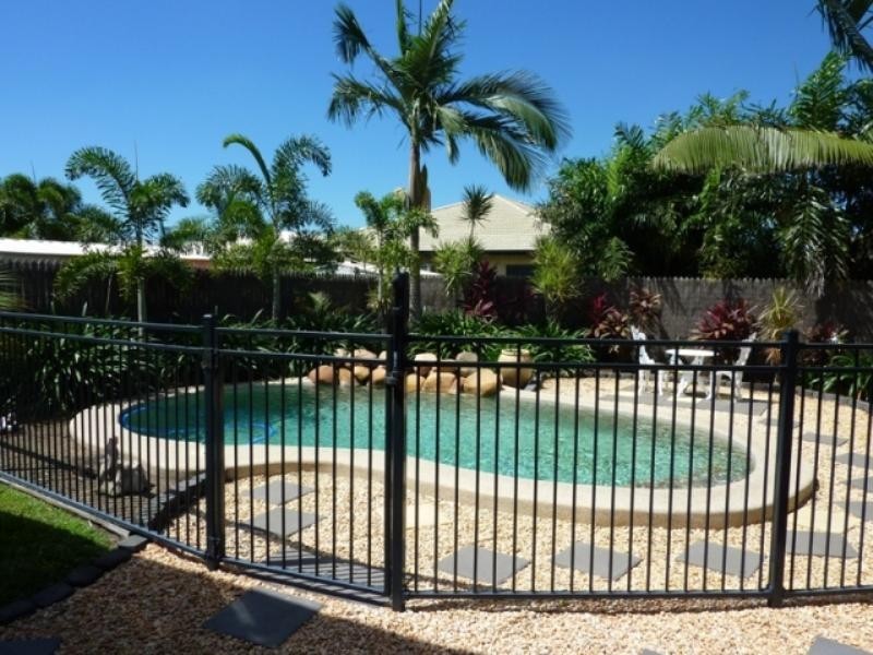 67 Bamboo Crescent, Mount Louisa QLD 4814
