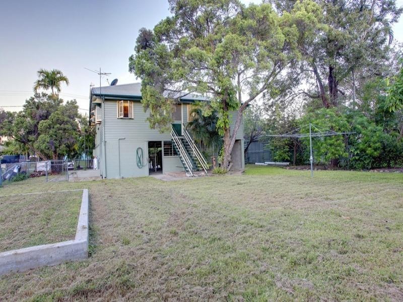 50 Eleventh Avenue, Railway Estate QLD 4810