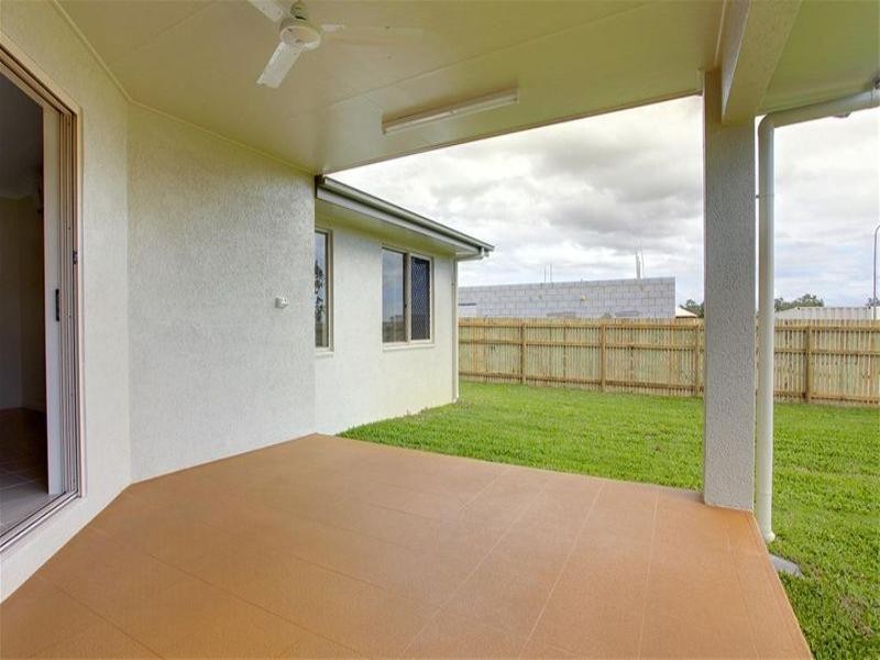 1 Stoneville Circuit ‘Montanna’, Mount Louisa QLD 4814