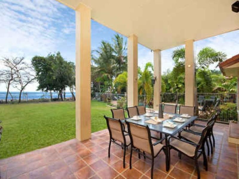 24 Jamaica Crescent, Bushland Beach QLD 4818