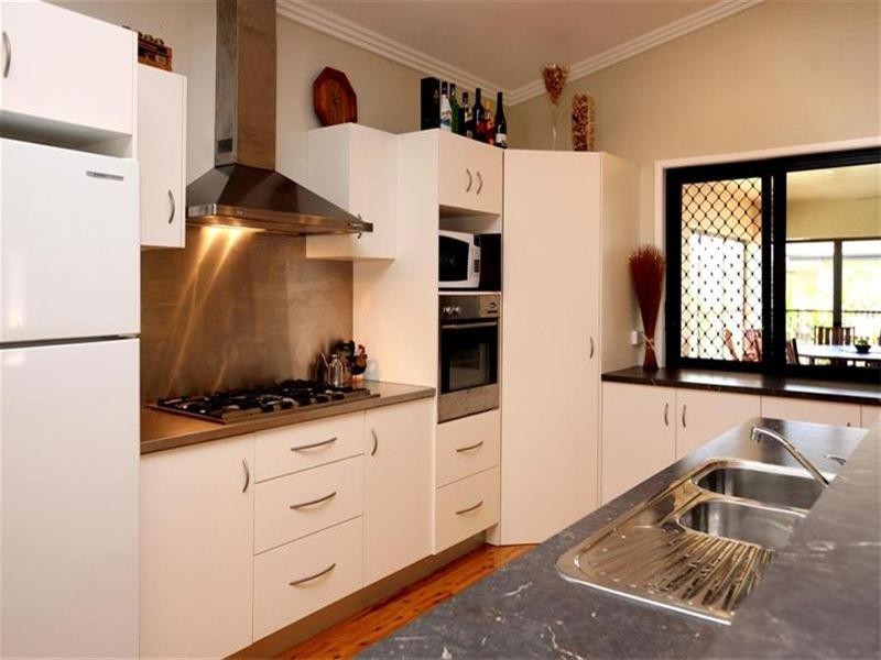 33 Bamboo Crescent, Mount Louisa QLD 4814