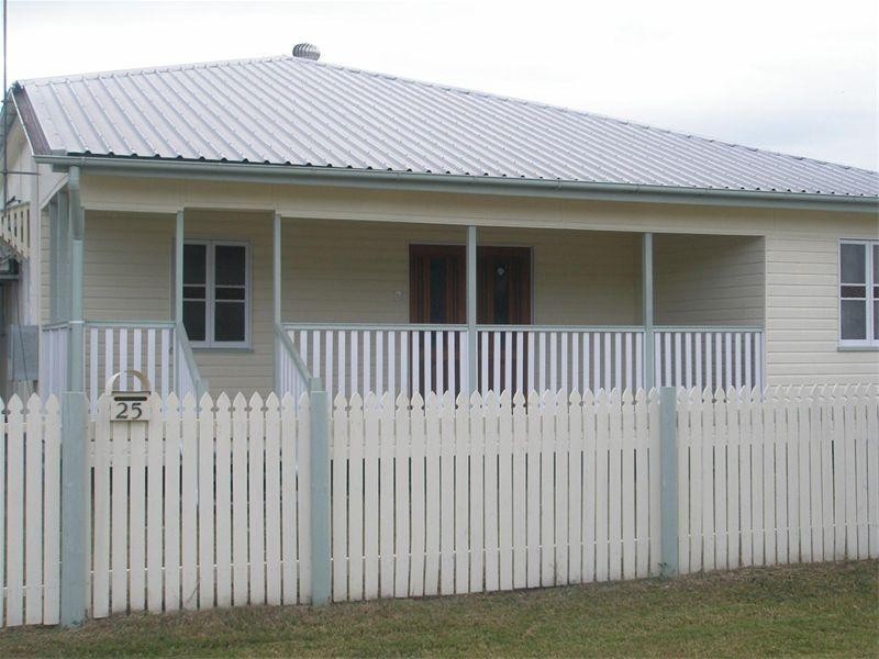 25 Nix Street, West End QLD 4810