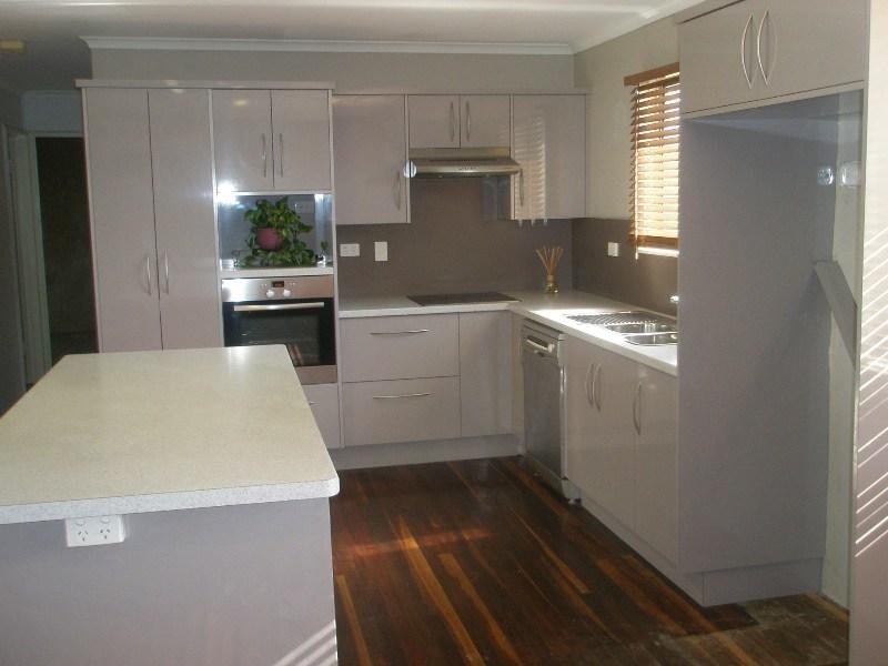 21 Rossato Crescent, Rasmussen QLD 4815