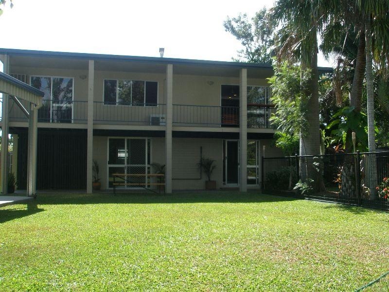 21 Rossato Crescent, Rasmussen QLD 4815
