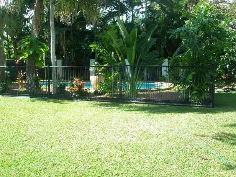 21 Rossato Crescent, Rasmussen QLD 4815