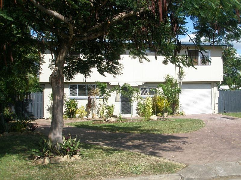 21 Rossato Crescent, Rasmussen QLD 4815