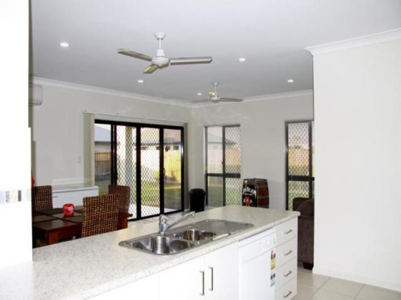 5 Ningaloo Crescent, Burdell QLD 4818