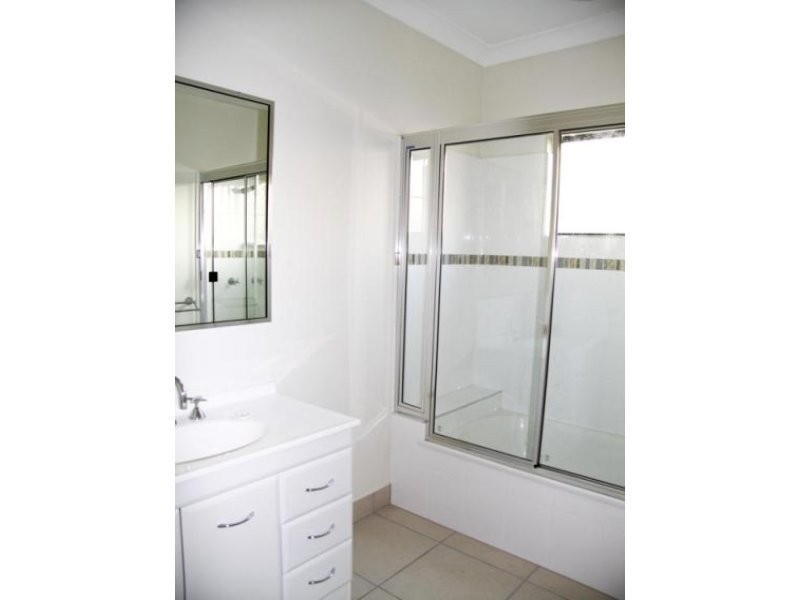 5 Ningaloo Crescent, Burdell QLD 4818