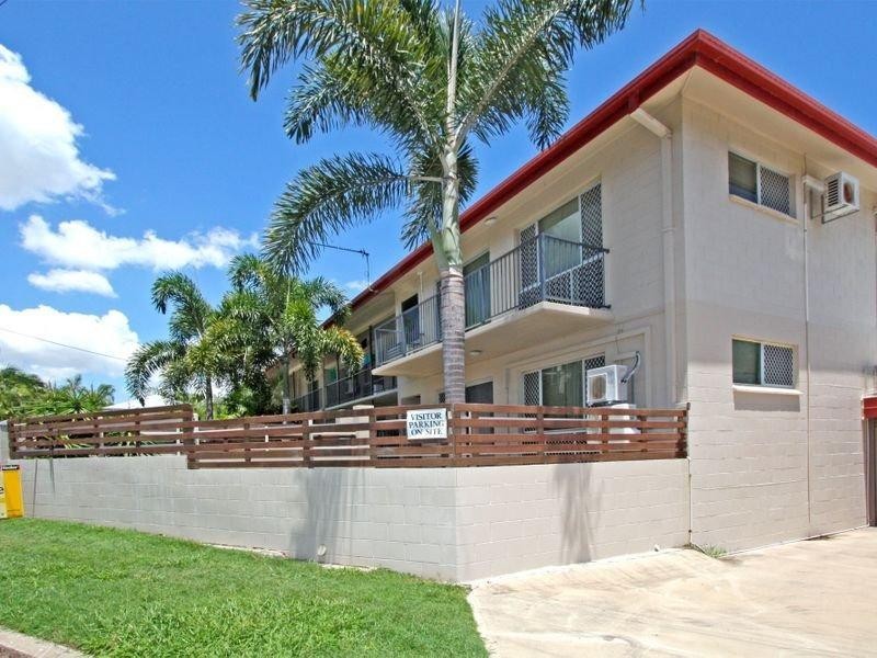 2/2 Howitt Street, North Ward QLD 4810