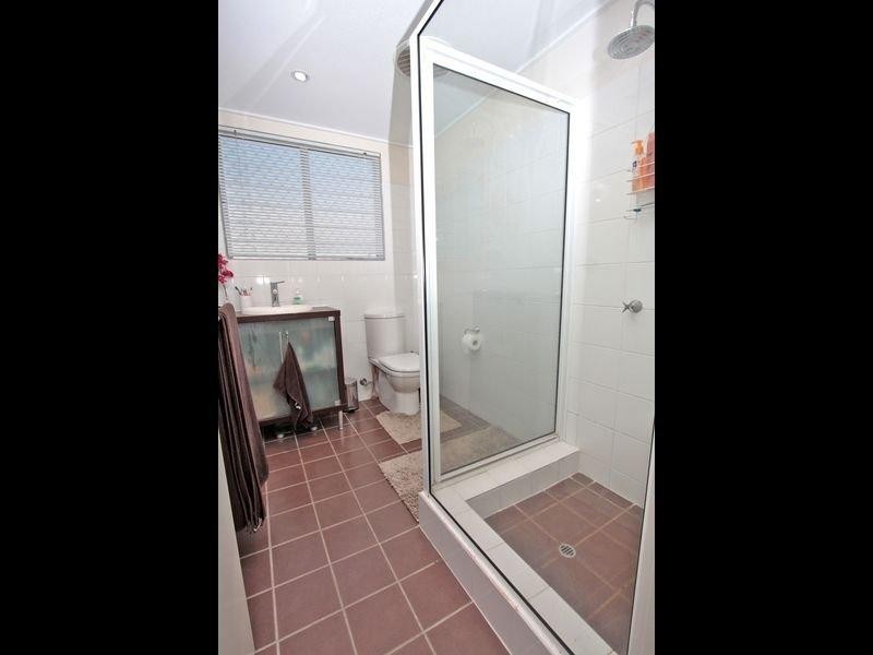 2/2 Howitt Street, North Ward QLD 4810